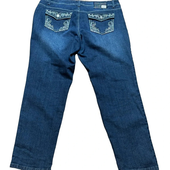 One-5-One Dark Washed Stud Embellished Jean. Sz: 14 - Picture 4 of 13